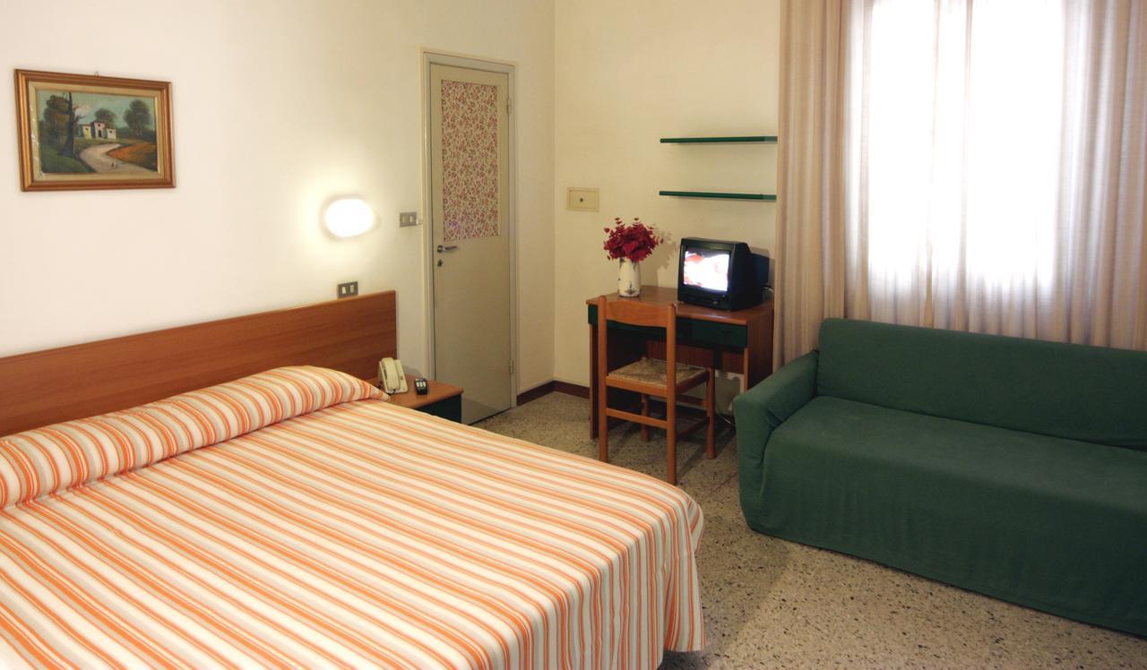 Hotel Garni Picnic Riccione Esterno foto