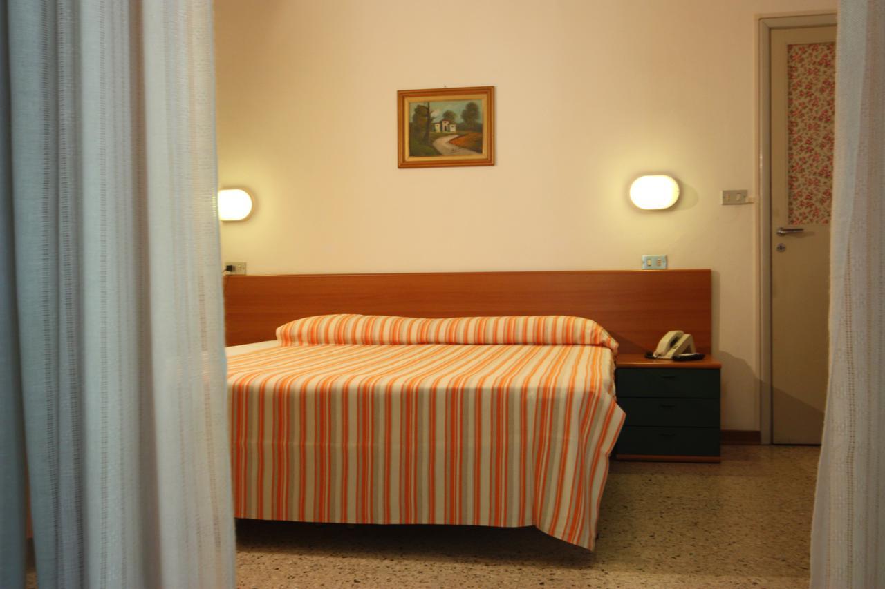 Hotel Garni Picnic Riccione Esterno foto